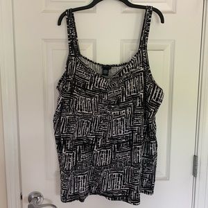 🖤 Torrid Black & White Spaghetti Strap Tank